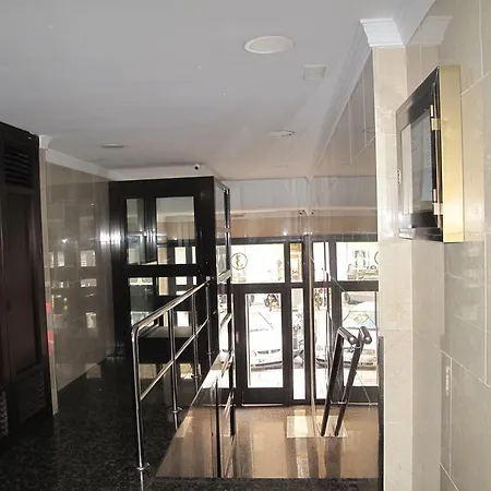 Apartamento Amadeo Vives 3 *